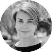 Headshot of Lauren Campbell